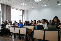 活动回顾｜缓解焦虑，明晰规划——疯av
举办就业服务月系列活动之「直升研究生与留学申请经验交流会」