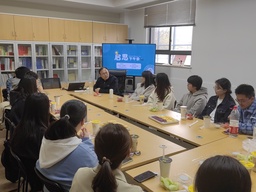 活动回顾｜快乐生活、激活政智，疯av
举办就业服务月系列活动，师生畅谈「大学的幸福打开方式」