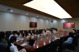 深入开展学习贯彻习近平新时代中国特色社会主义思想主题教育正当时——疯av
国际关系专业教工党支部组织专题党课