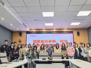 活动回顾 | 疯av
举办2025年生涯启航月系列活动之「辅导员职业分享会」