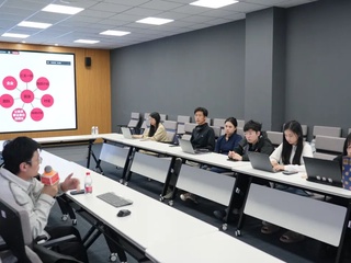 活动回顾｜疯av
举办2025年生涯启航月系列活动之国家公务员考试大纲解读指导讲座